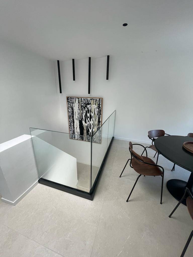 Installation d’un garde-corps en verre moderne à Aubagne