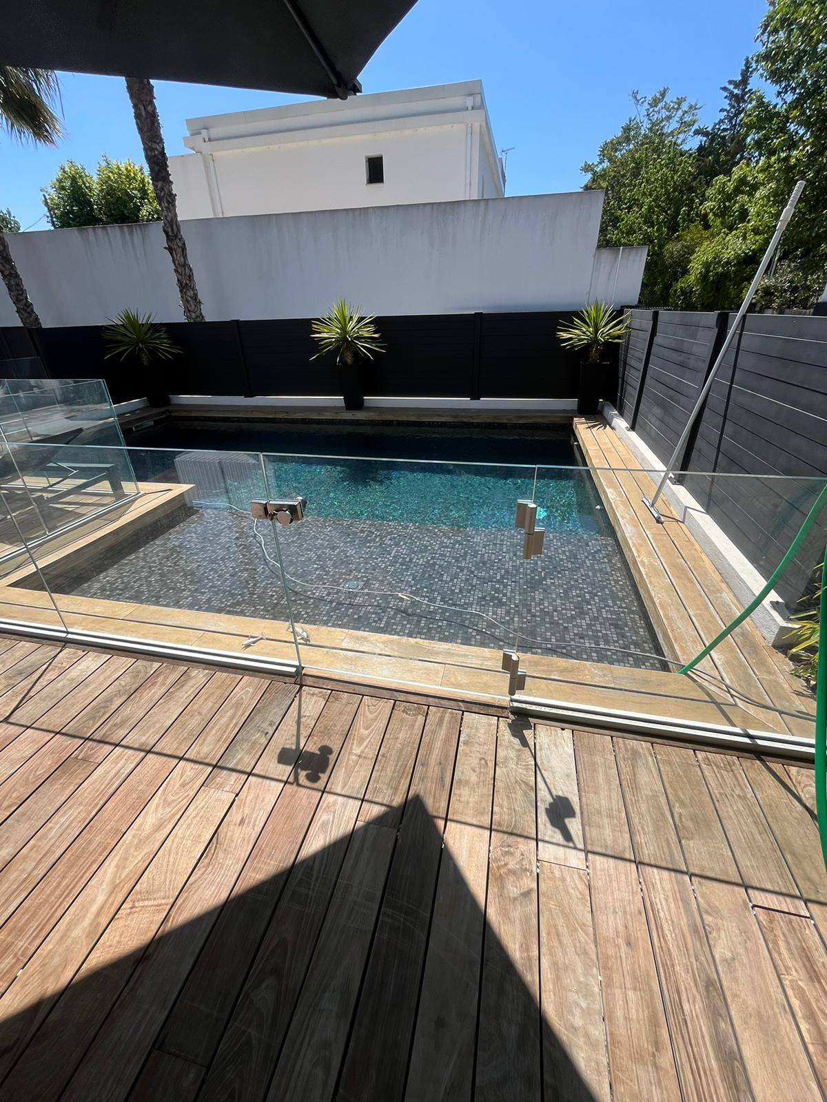 Installation d'un garde-corps extérieur sur une terrasse à Marseille 13012 La Valentine