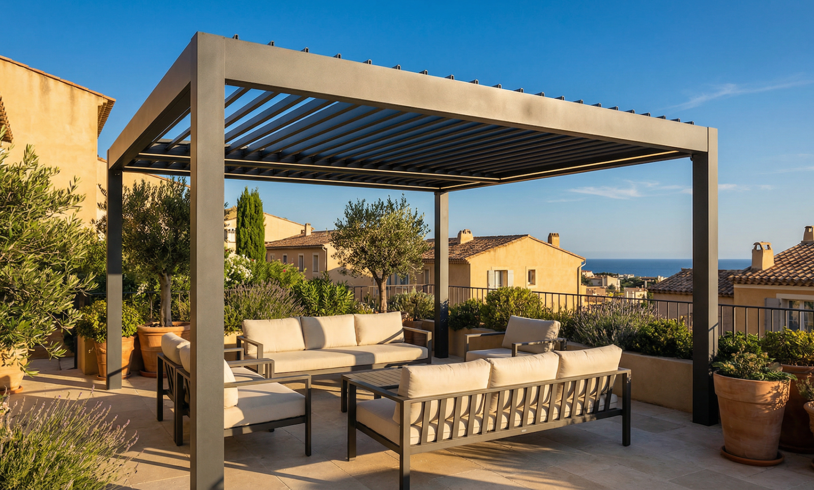 Pergola Bioclimatique à Marseille , Installation sur-mesure dans les Bouches-du-Rhône par Grand Sud Habitat