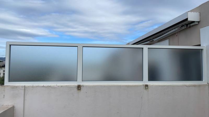 Installation d’un garde-corps extérieur sur une terrasse à Marseille