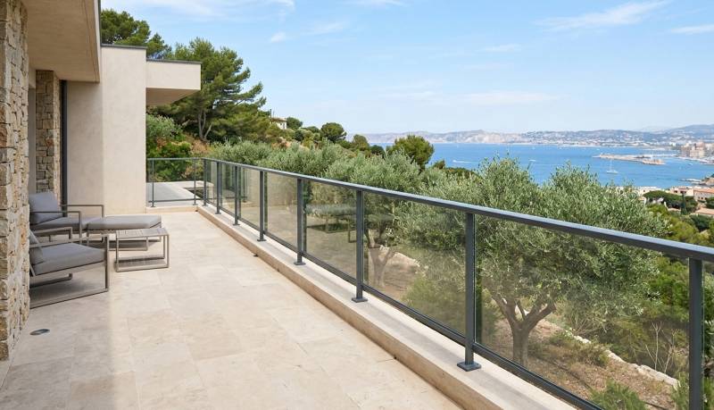 Garde-Corps Alu+Verre 55,4 Fixation française à partir de 520€ TTC / ML à Marseille dans les BDR